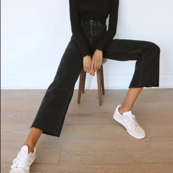 Aritzia Denim Forum Farrah High-Rise Wide Leg Cropped Jean raw hem - Picture 3 of 4